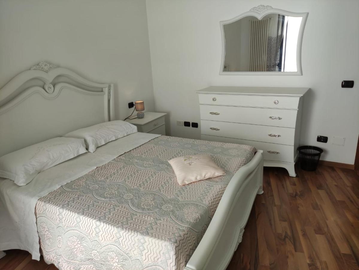 ויאסטה Uria Rooms & Suite B&B מראה חיצוני תמונה