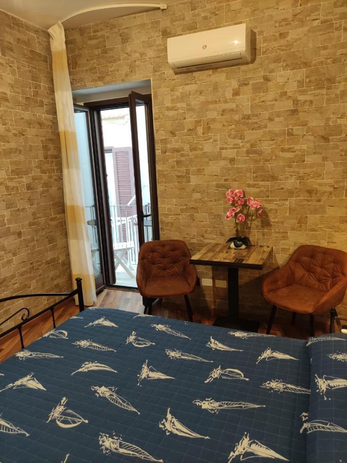ויאסטה Uria Rooms & Suite B&B מראה חיצוני תמונה