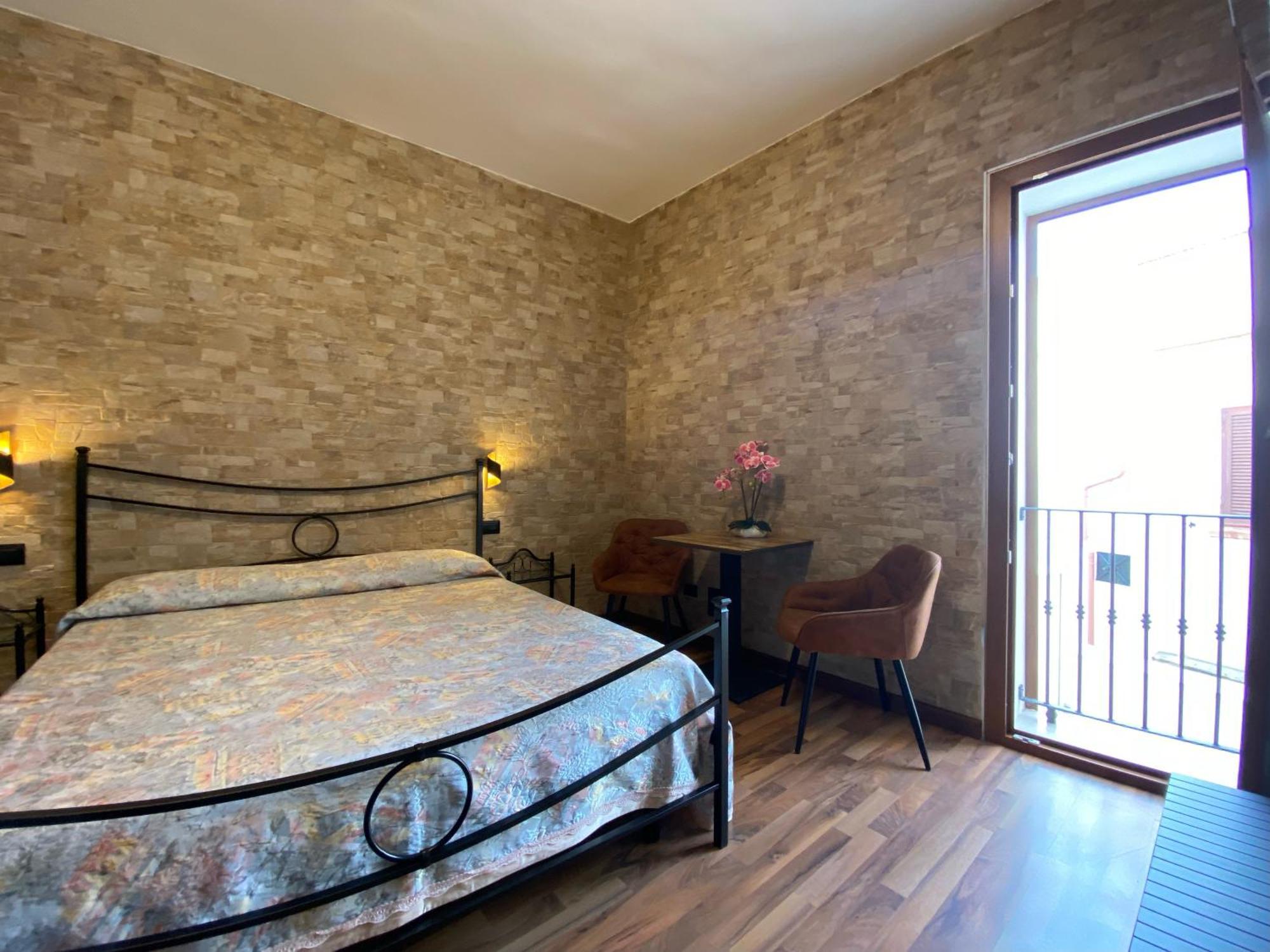 ויאסטה Uria Rooms & Suite B&B מראה חיצוני תמונה