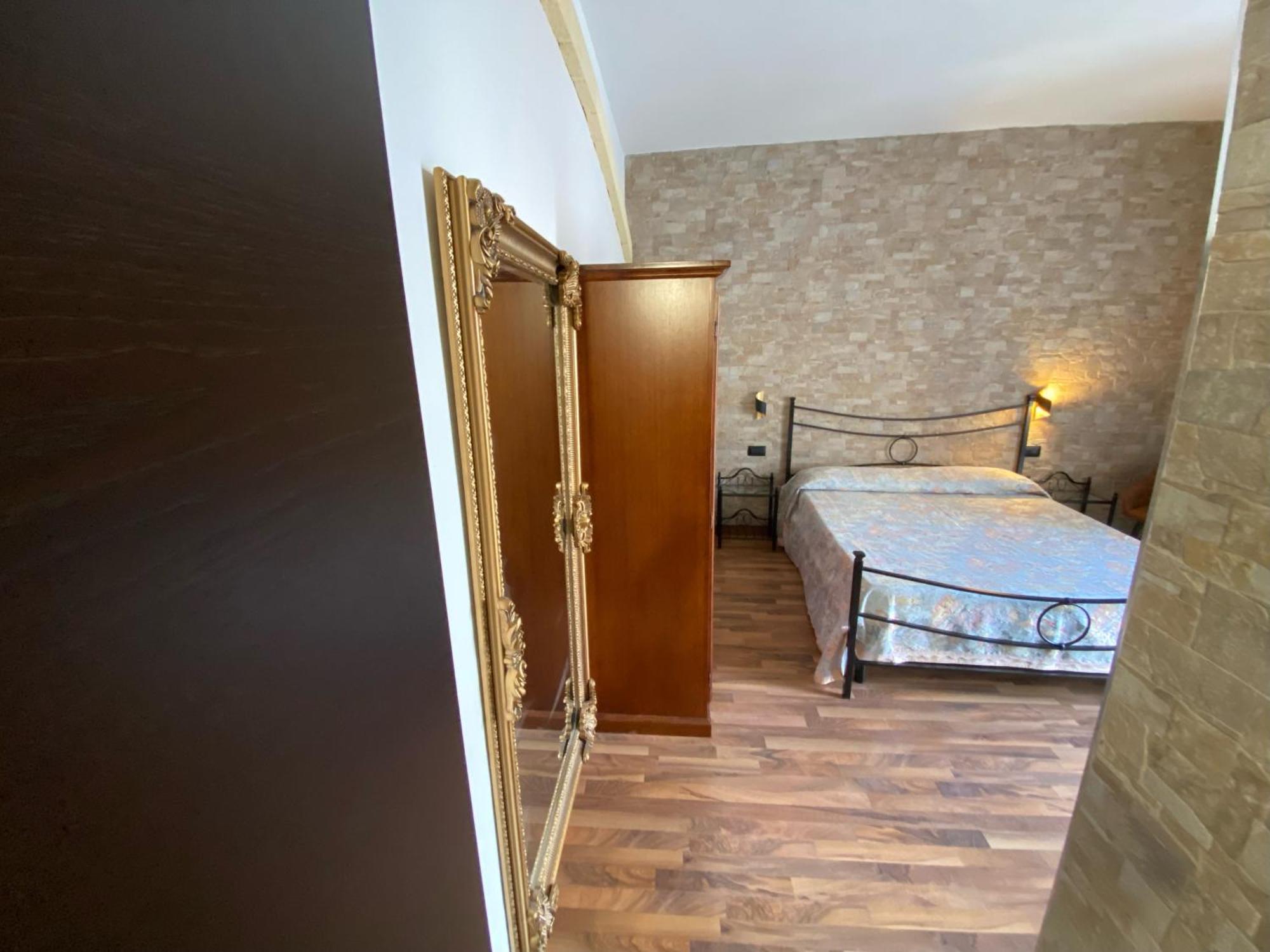 ויאסטה Uria Rooms & Suite B&B מראה חיצוני תמונה